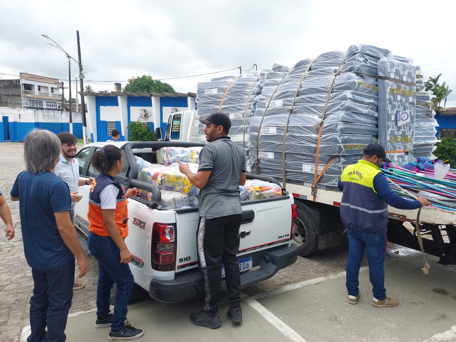 Assistência às famílias dos distritos continua com distribuição de kits completos em Goiana