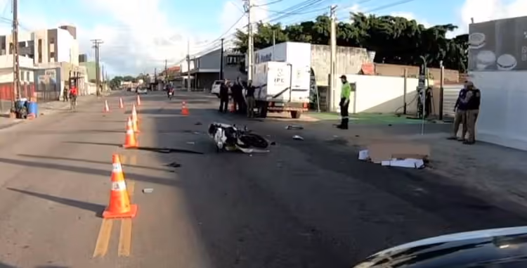 Motorista dá “Cavalo de Pau” em caminhonete e mata motociclista em João Pessoa