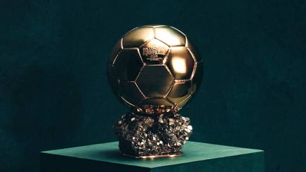 Bola de Ouro 2026 celebra 70 anos em Londres; veja favoritos e posições dos brasileiros