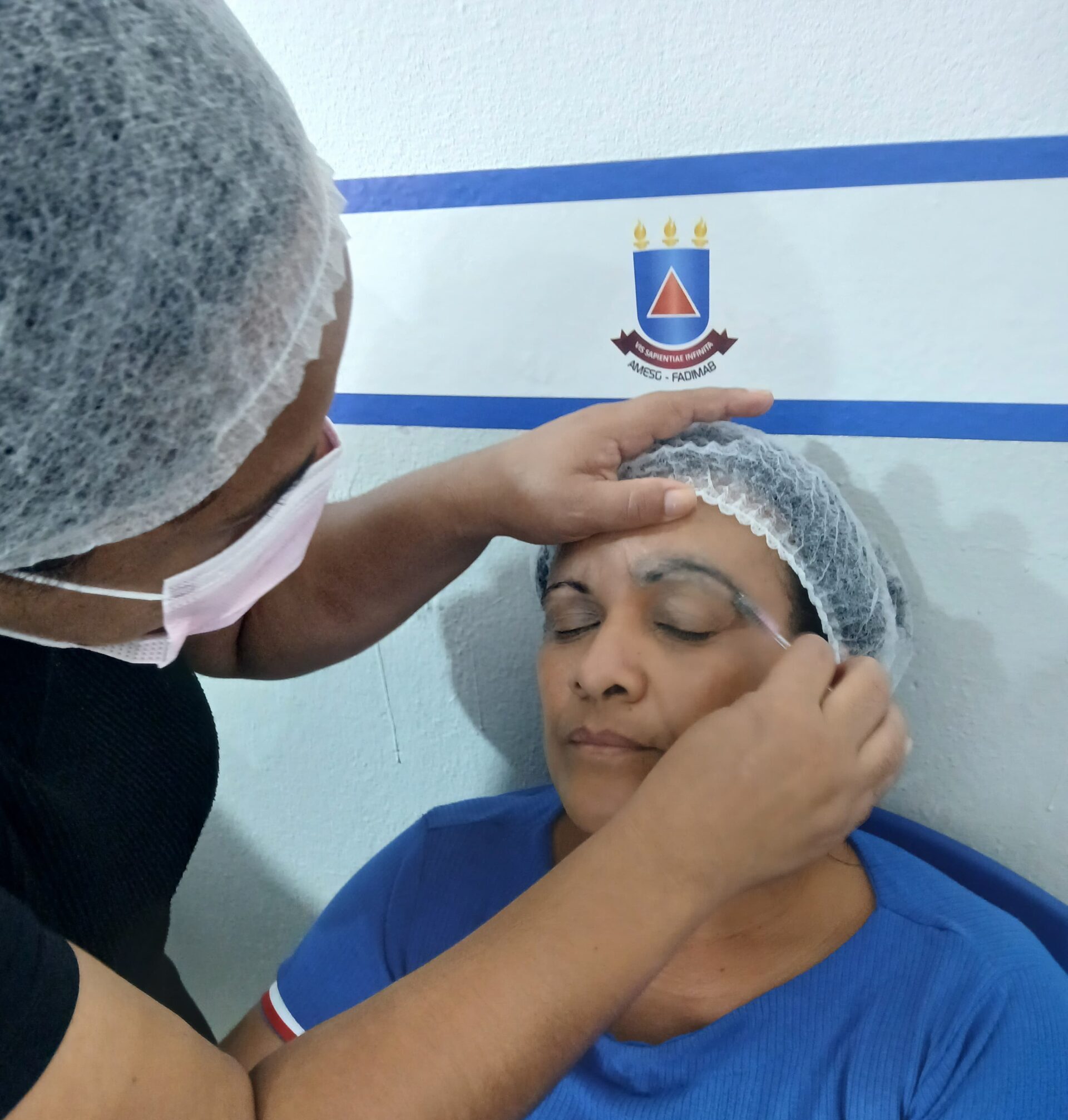Goiana oferece cursos gratuitos de beleza e confeitaria com vagas disponíveis