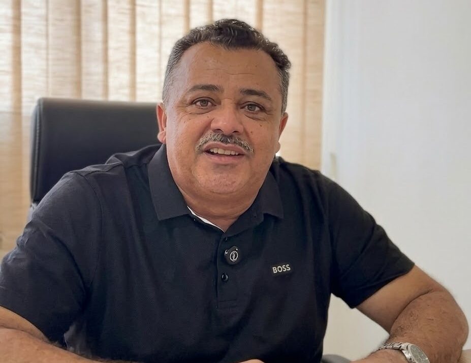 Paquinha sanciona lei que concede bônus de até R$ 1 mil a profissionais da educação em Macaparana